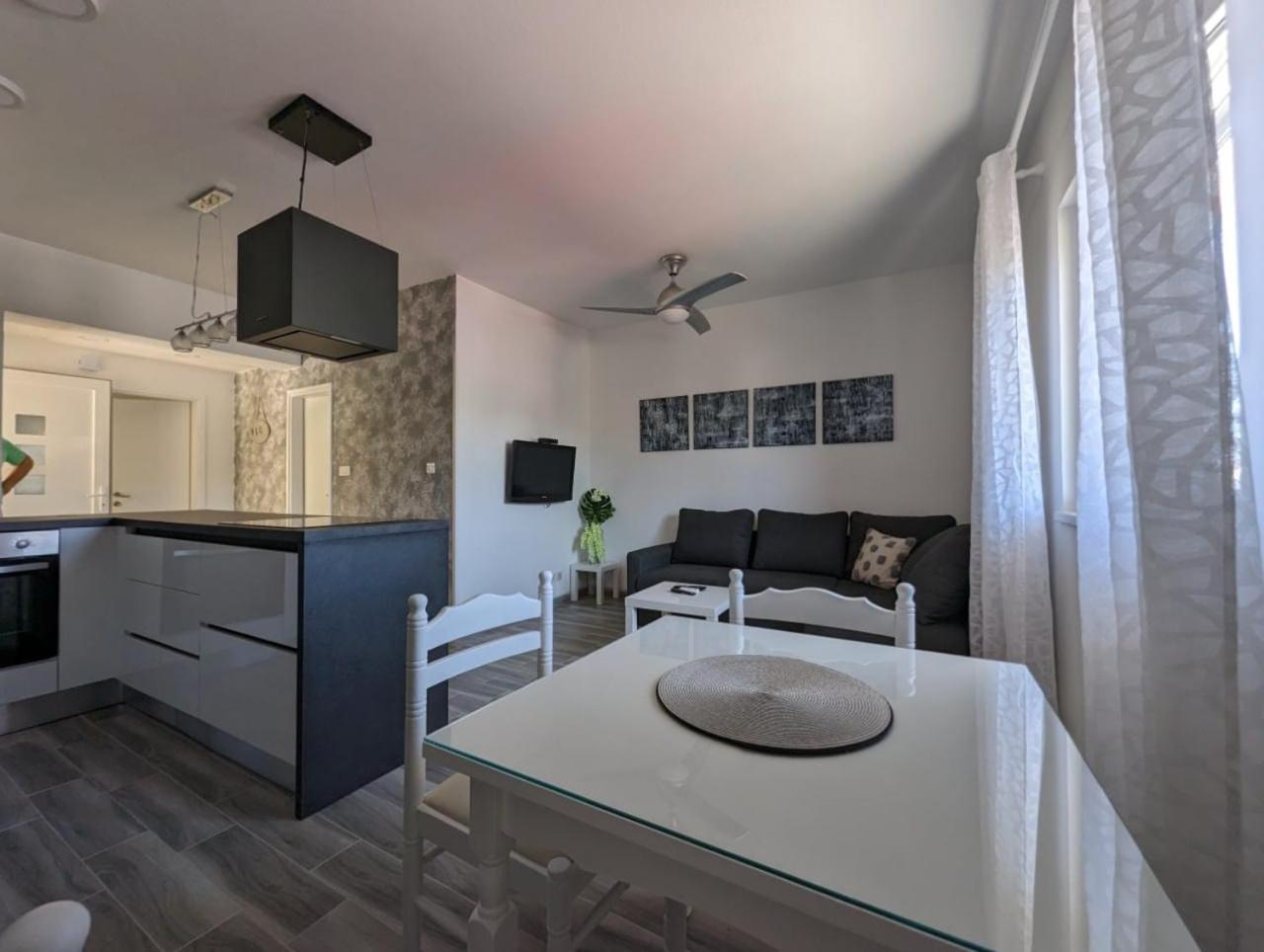 Апартаменти Apartman Bonaca Шибеник Екстер'єр фото